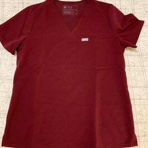 Figs burgundy Catarina scrub top (medium)